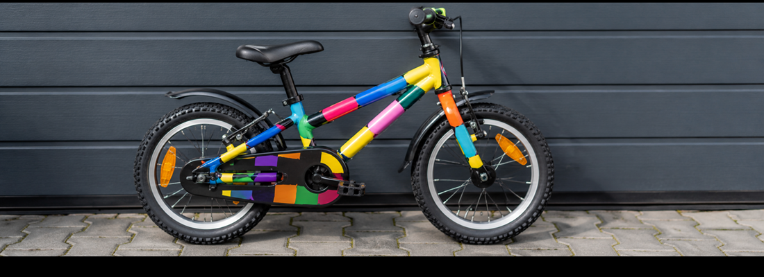 Kinderfahrrad mit bunter Bastelfolie und Wrapping Folie in Hamburg
